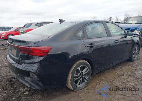 2023 Kia Forte Lxs z USA, uszkodzony, nr VIN 3KPF24ADXPE542849